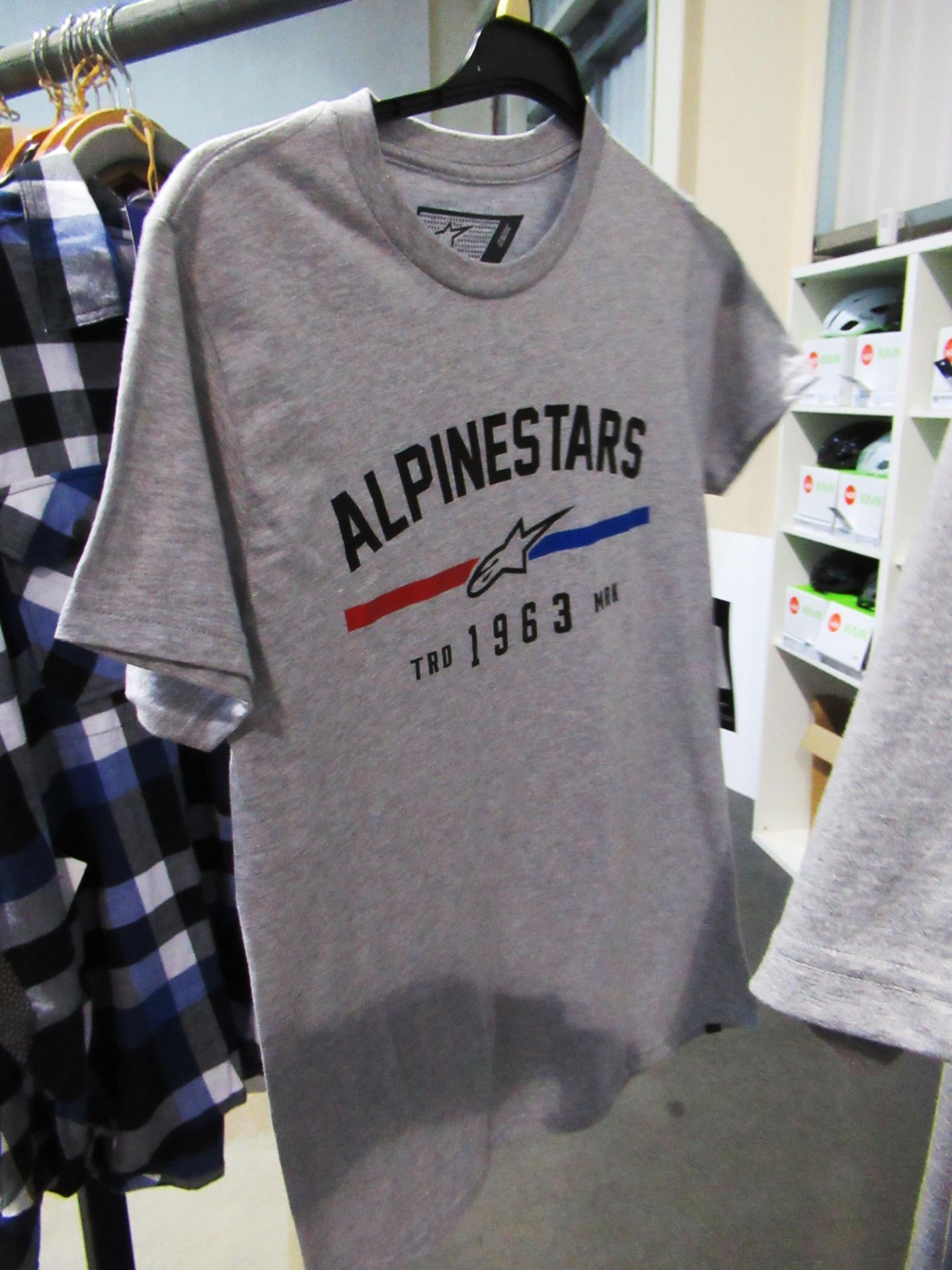 7 x T-Shirts - Oakley (6) Alpine Stars (1) (6 x S, 1 x XS) Total RRP £250 - Image 2 of 7