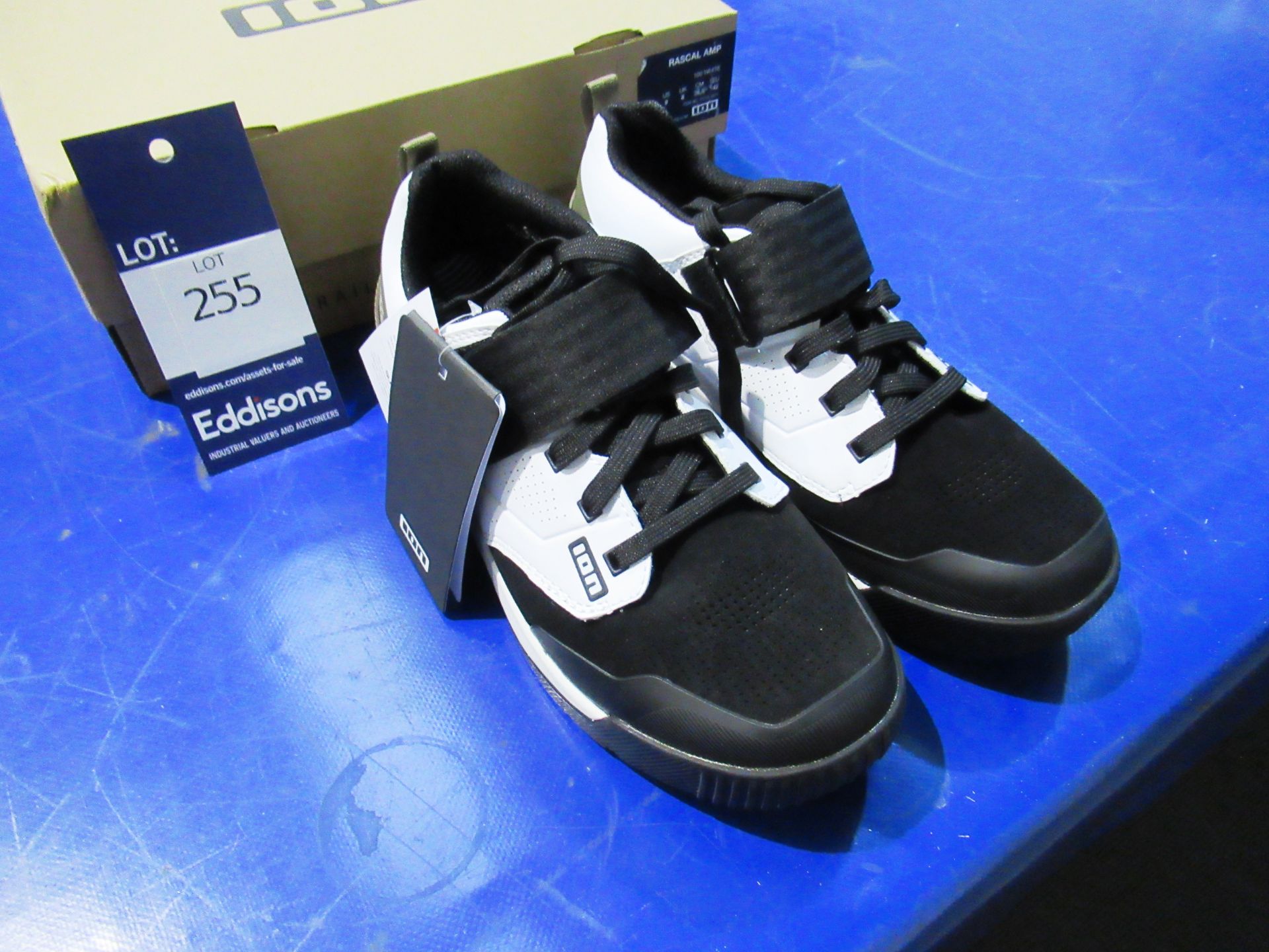 Ion Rascle AMP unisex cycle shoes, size 42 (UK size 8) (White & Black) RRP£144.95