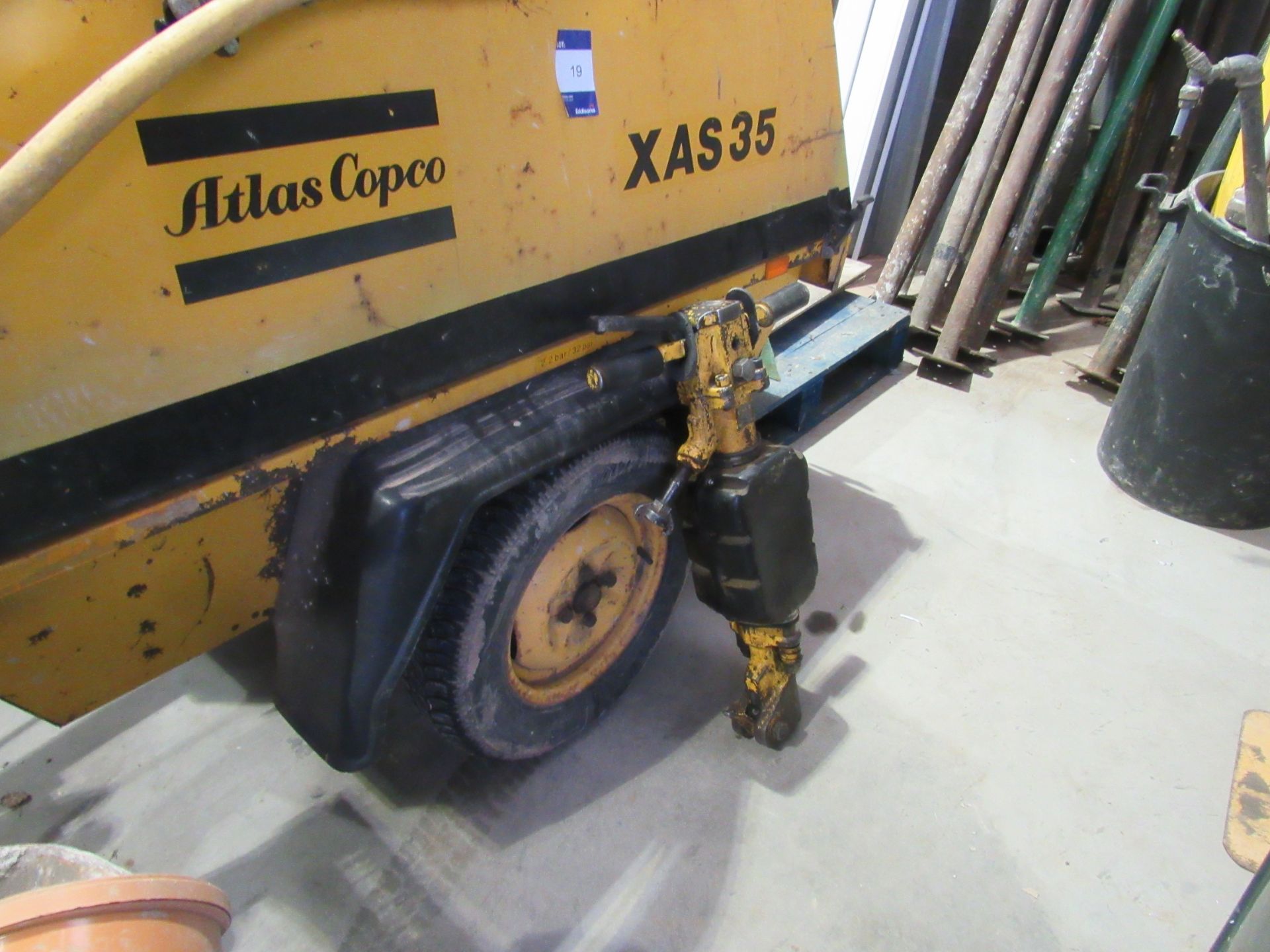 Atlas Copco XAS35 towable pneumatic compressor wit - Image 3 of 5