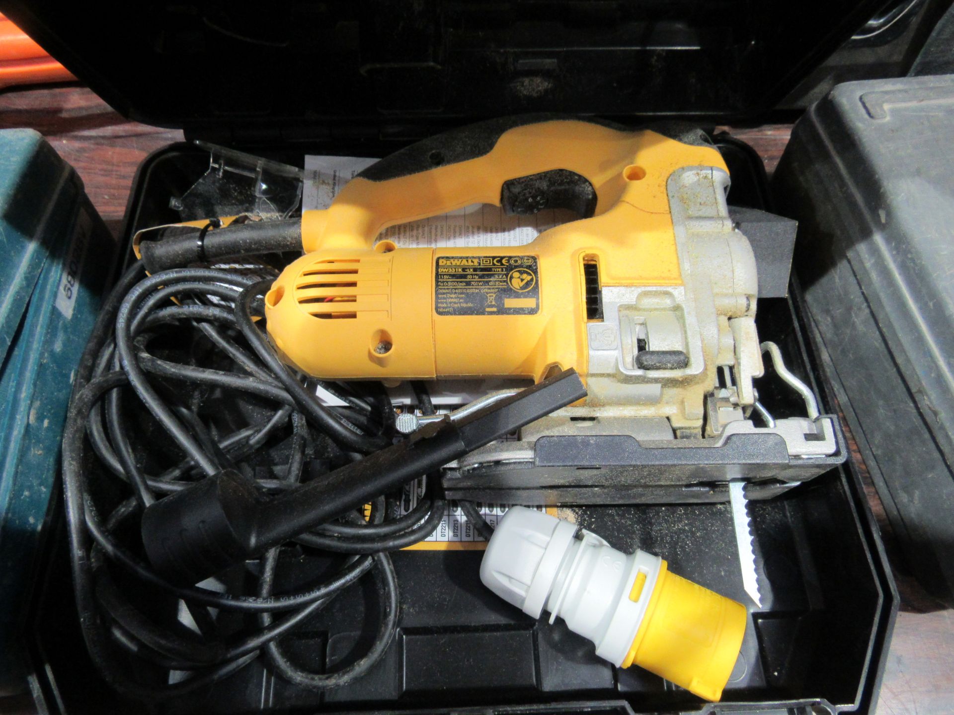 Dewalt DW331 Jigsaw 110v - Image 2 of 3