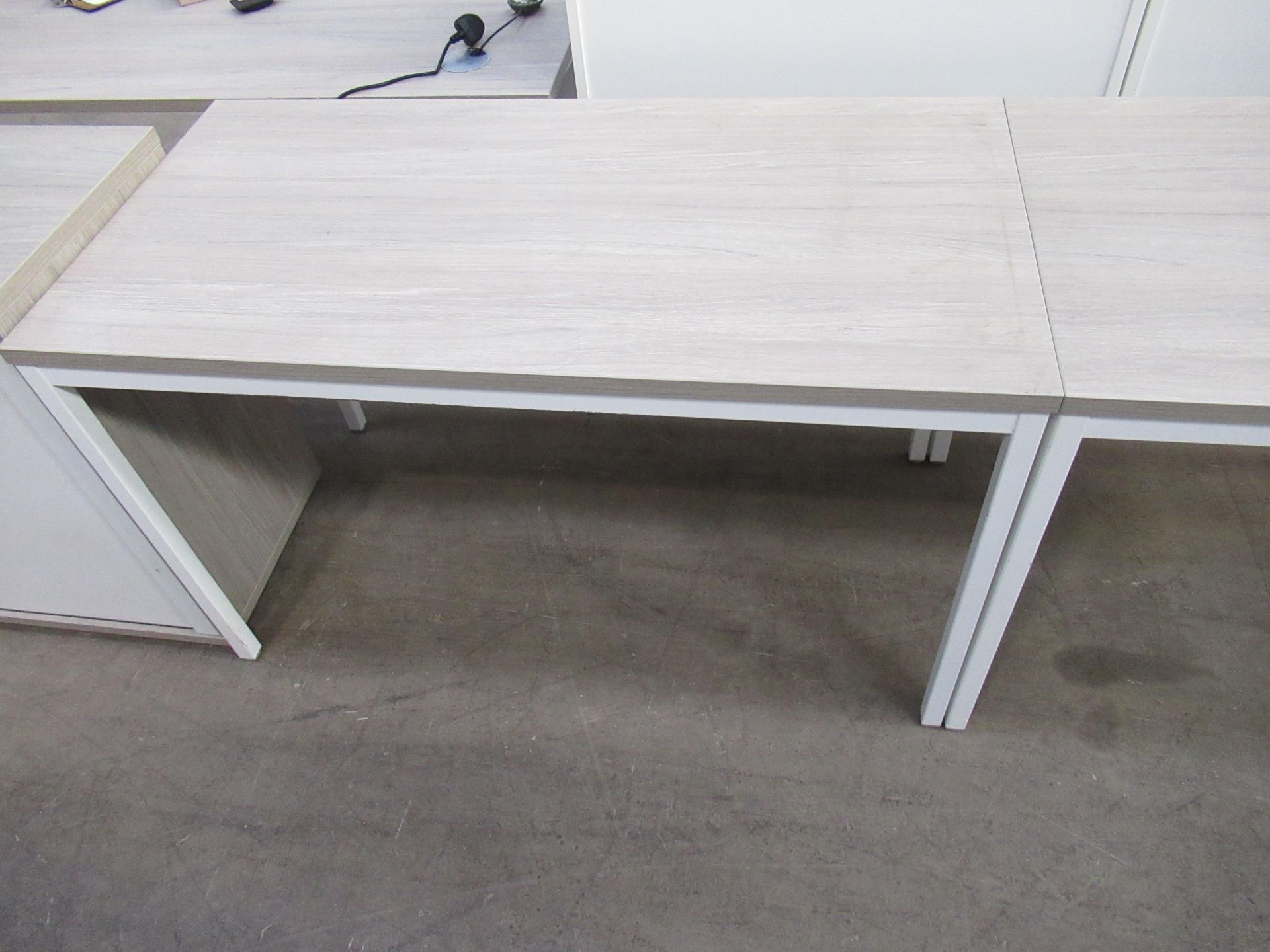Four piece Wutech office suite comprising of 2 standard desks/tables (H730mm, W1200mm, D600mm), a ta - Image 3 of 6