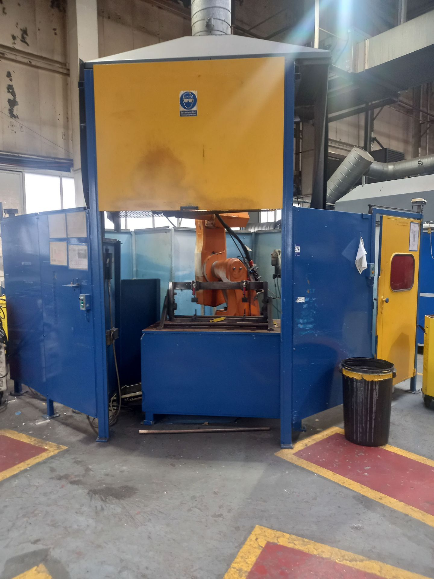 Cloos ROMAT 310 Two Position Robotic Welding Cell Serial No: 3327.882T03 (2000) with Cloos Welding R
