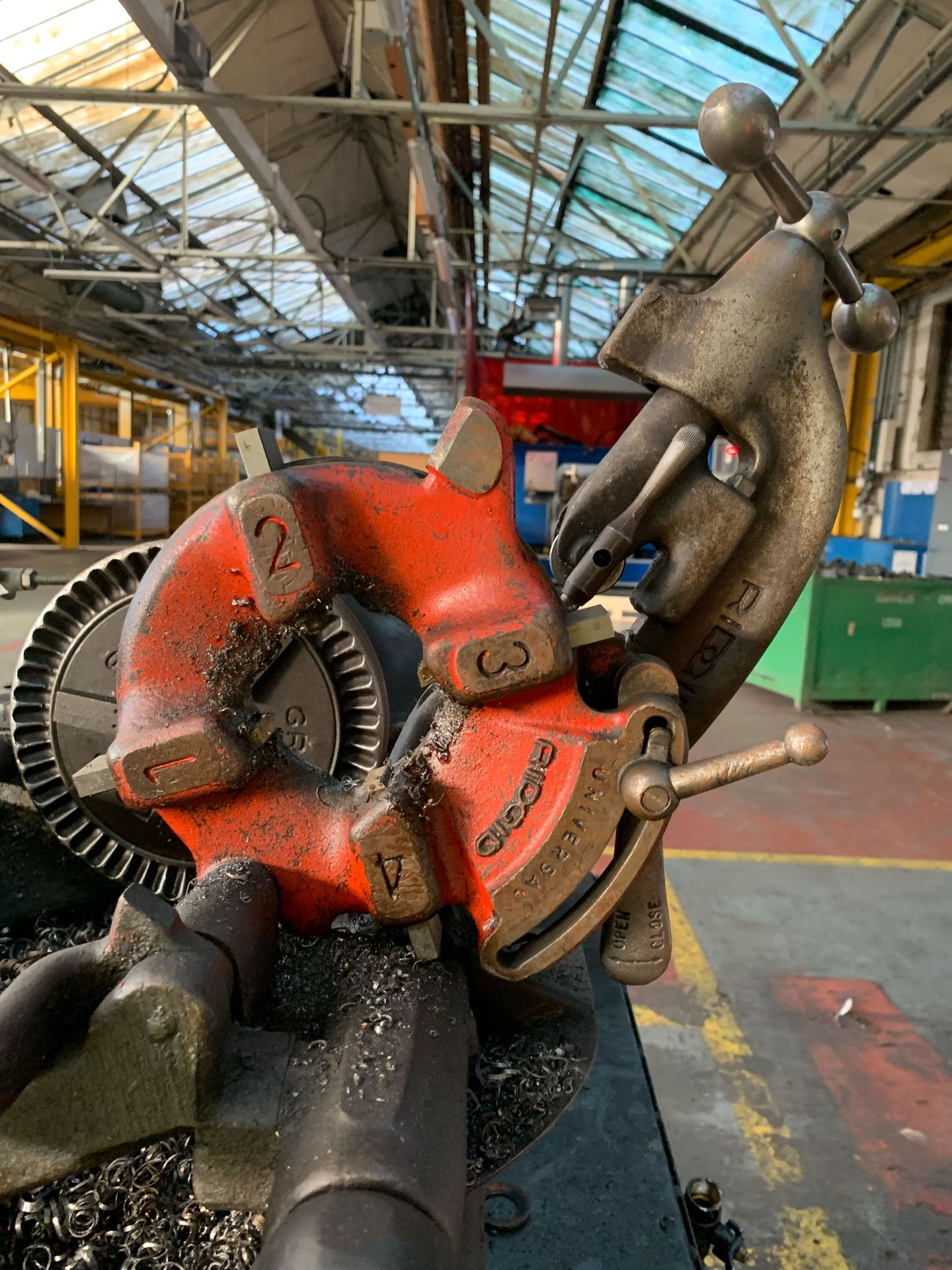 Rigid 535 Pipe Threader on Trolley, with a Record 92 Pipe Clamp - Image 4 of 6