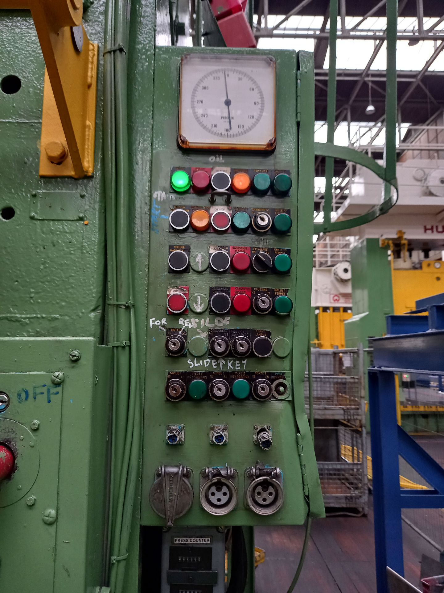 Clearing F4350 - 108 320T Double Column Press. - Image 3 of 4