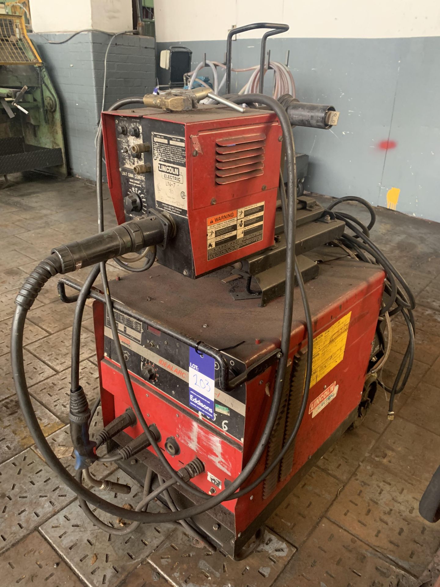 Lincoln Electric Ideal Arc CV400-1 Mig Welder with Auto Electric Feed. - Image 3 of 5