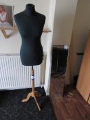 Dress stand