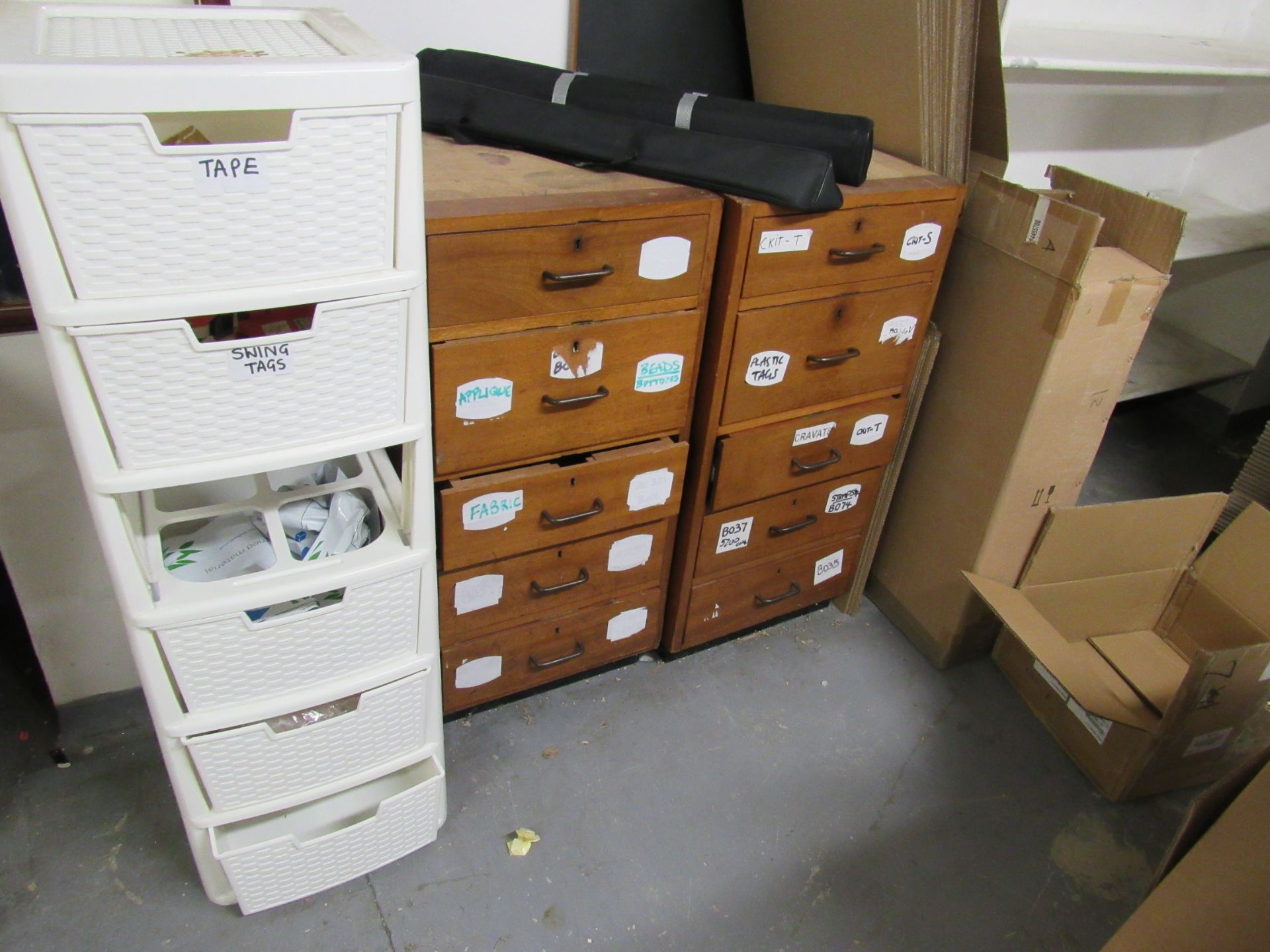 Table and 5 various storage drawers - Image 2 of 3