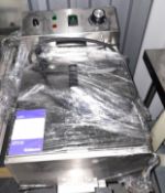 Nisbets Essentials CT956-02 Single tank electric fryer, Serial Number 956202110000010 – Located