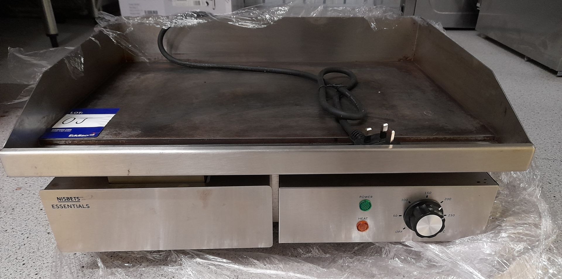 Nisbets Essentials DA397 Counter-top griddle, Serial Number 397202205000709 – Located Manchester - Image 2 of 4