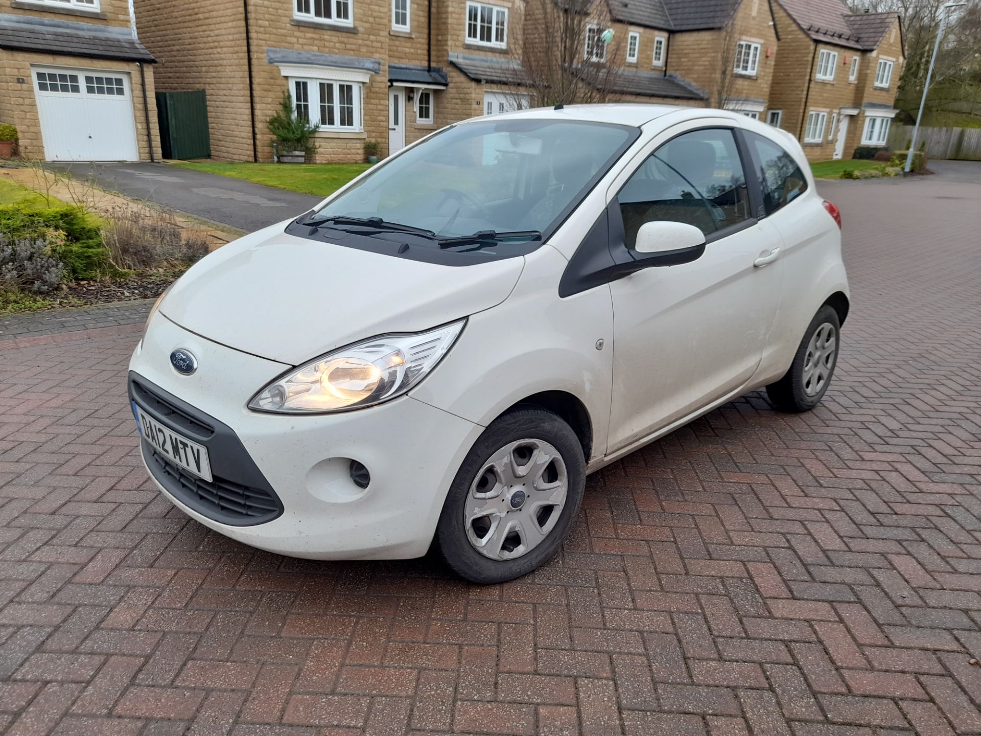 FORD KA HATCHBACK1.2 Edge 3dr [Start Stop] Motor Vehicle, Reg: DA12 MTV, Mileage: 35,864 miles, DOR: - Image 3 of 9