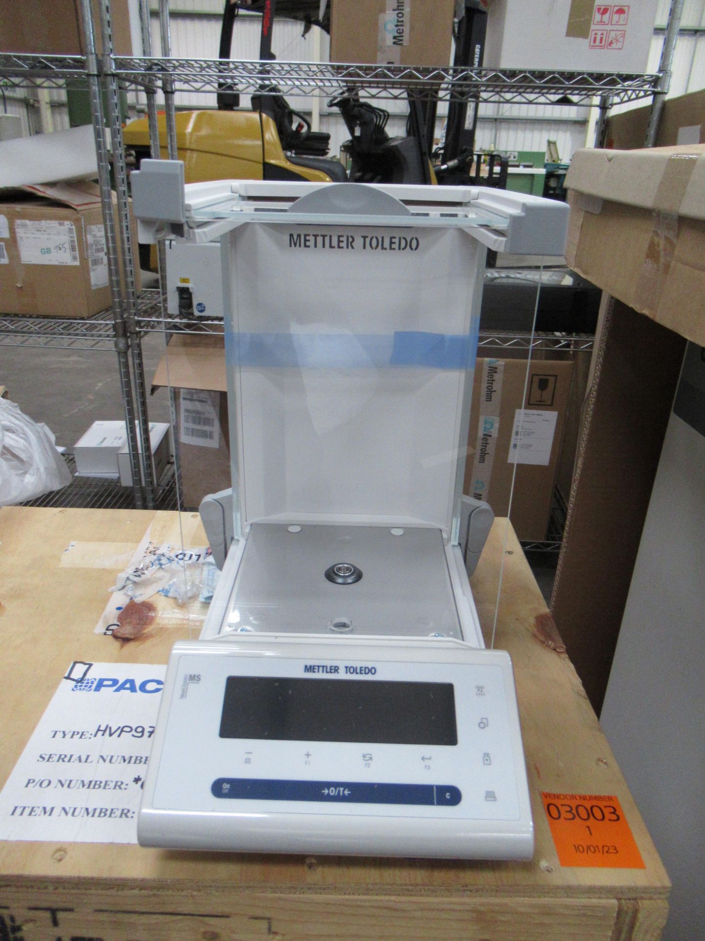 Mettler Toledo type new classic MF model M5 105, S/N C134443614 semi micro balance - Image 2 of 4