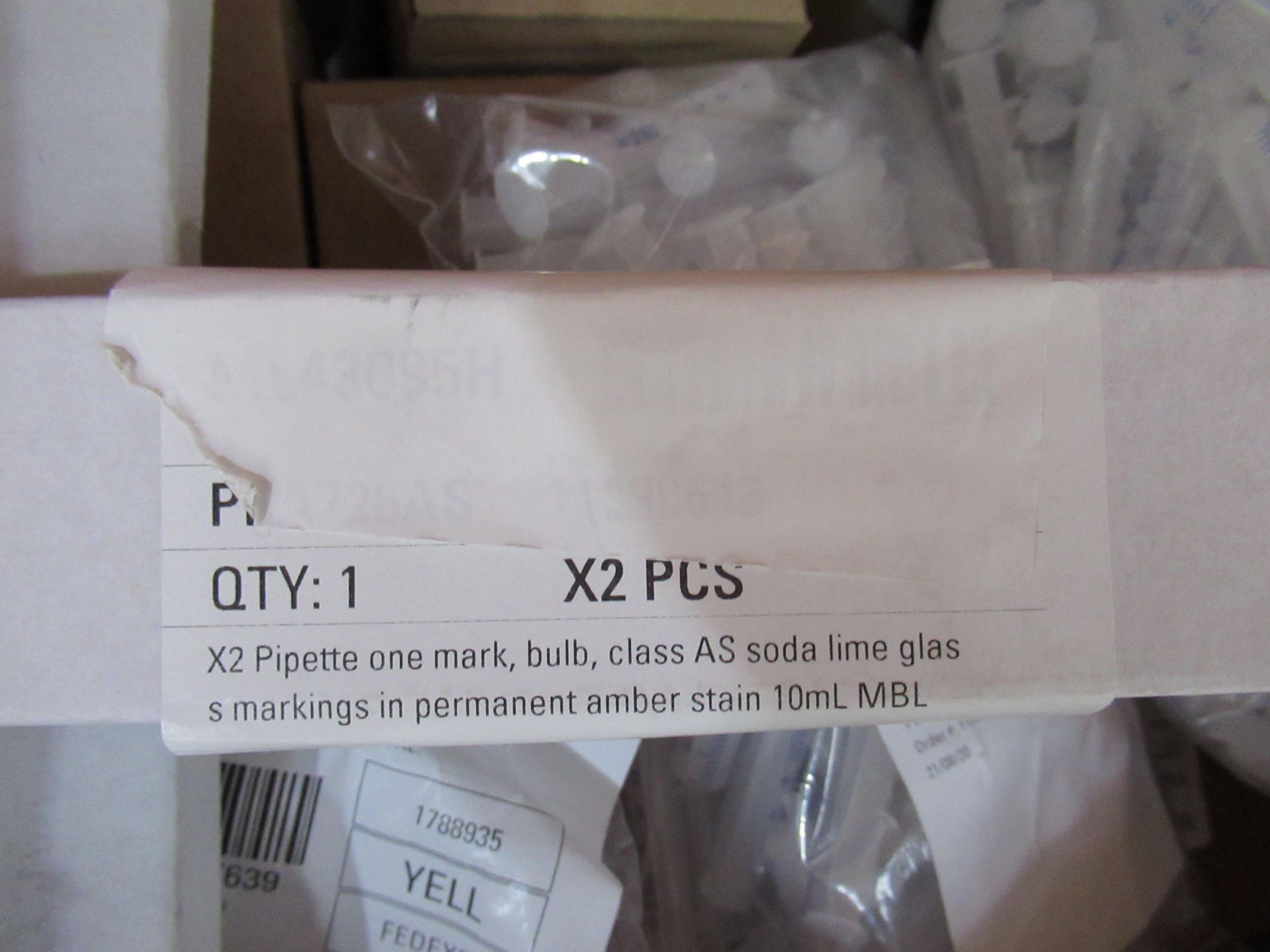 Qty of laboratory equipment including pipets, 5ml disposable syringe, assorted glassware etc - Image 4 of 4