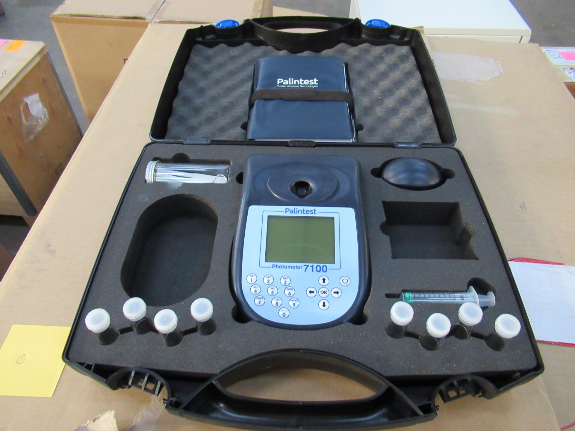 Palintest photometer 7100 in case - Image 2 of 3