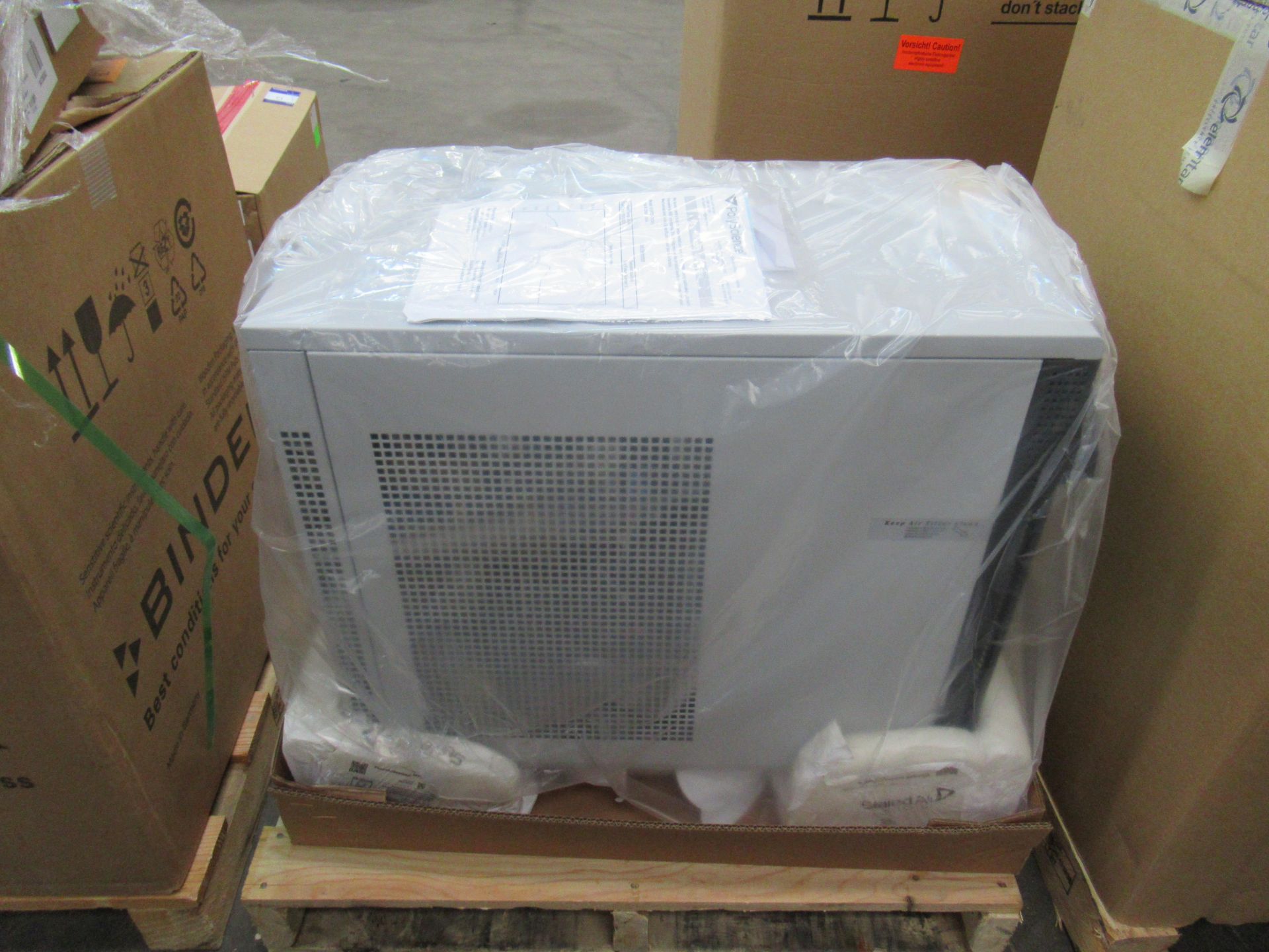 Agilent Recirulating chiller model 93292-80201, S/N 2019-05044 - Image 2 of 2