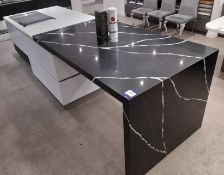 Contemporary kitchen island / breakfast bar with m