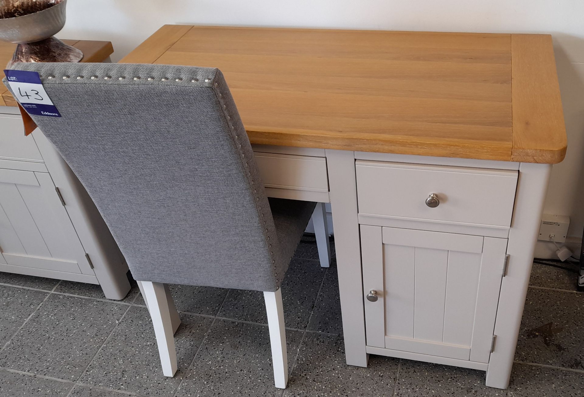 Light grey desk unit with chair Approx. 1100mm (w)
