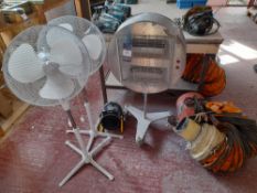 Lot comprising 2 : pedestal fans, Clarke Space hea