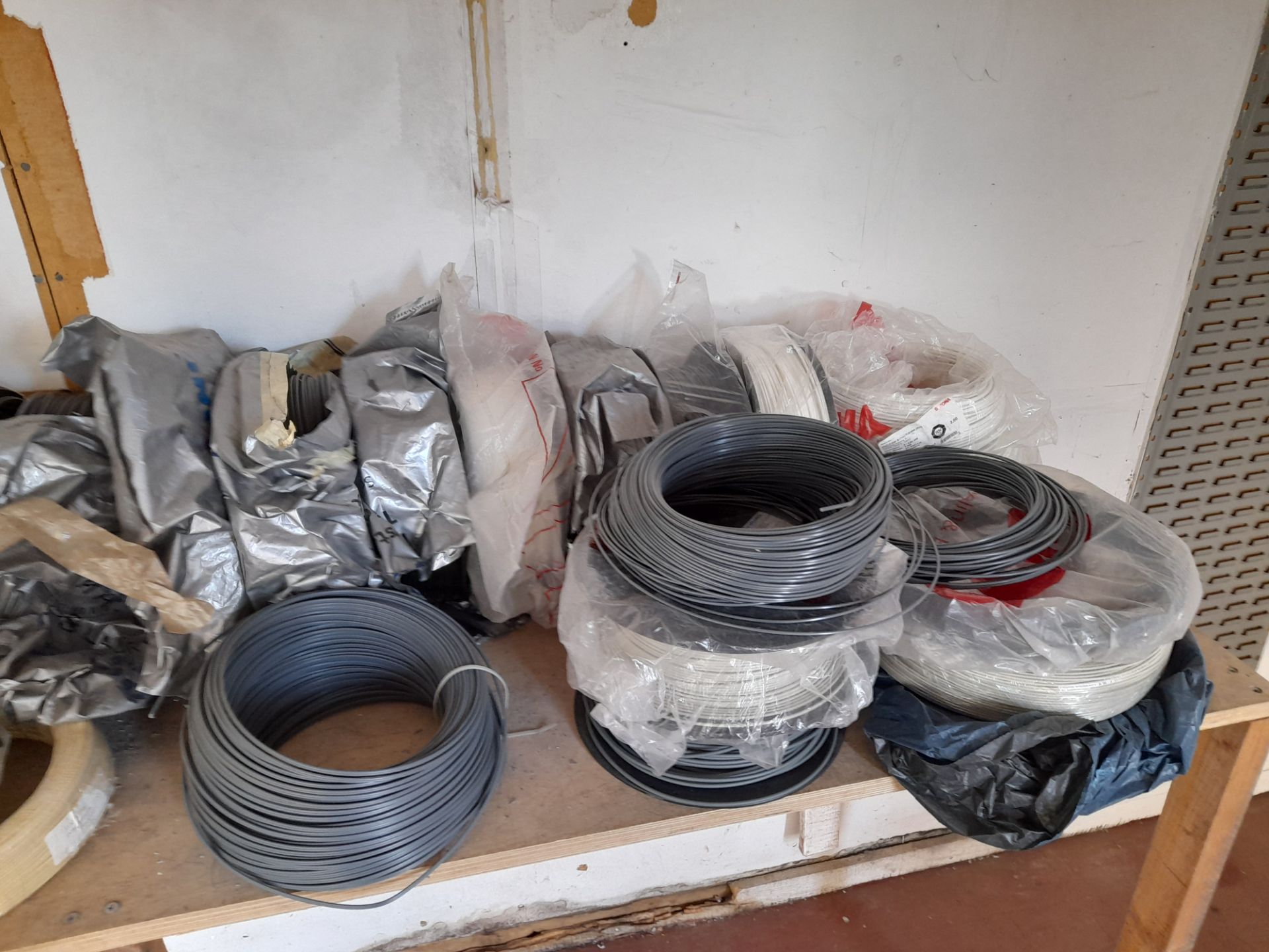 Lot comprising 25 : reels of PVC welding rod as lo - Image 3 of 5