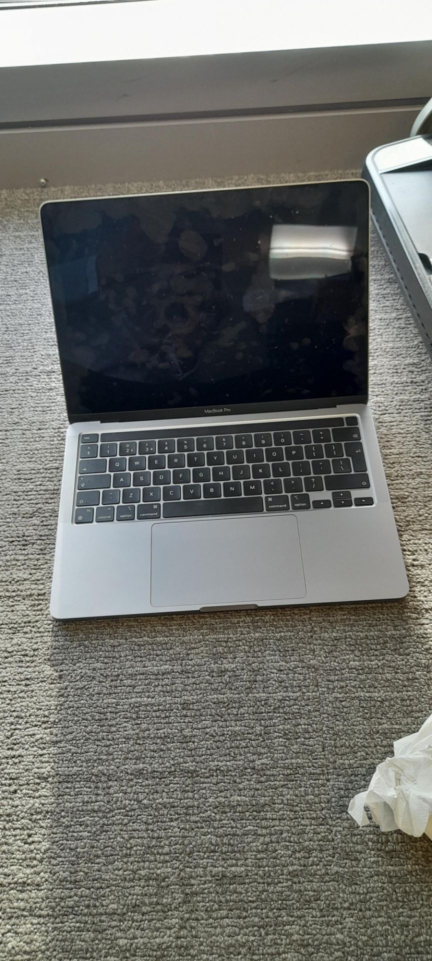 MacBook Pro 13", M1, A2338 EMC 3578, S/N: FVFH41B4Q05F - Screen not working – In recovery mode - Image 4 of 4