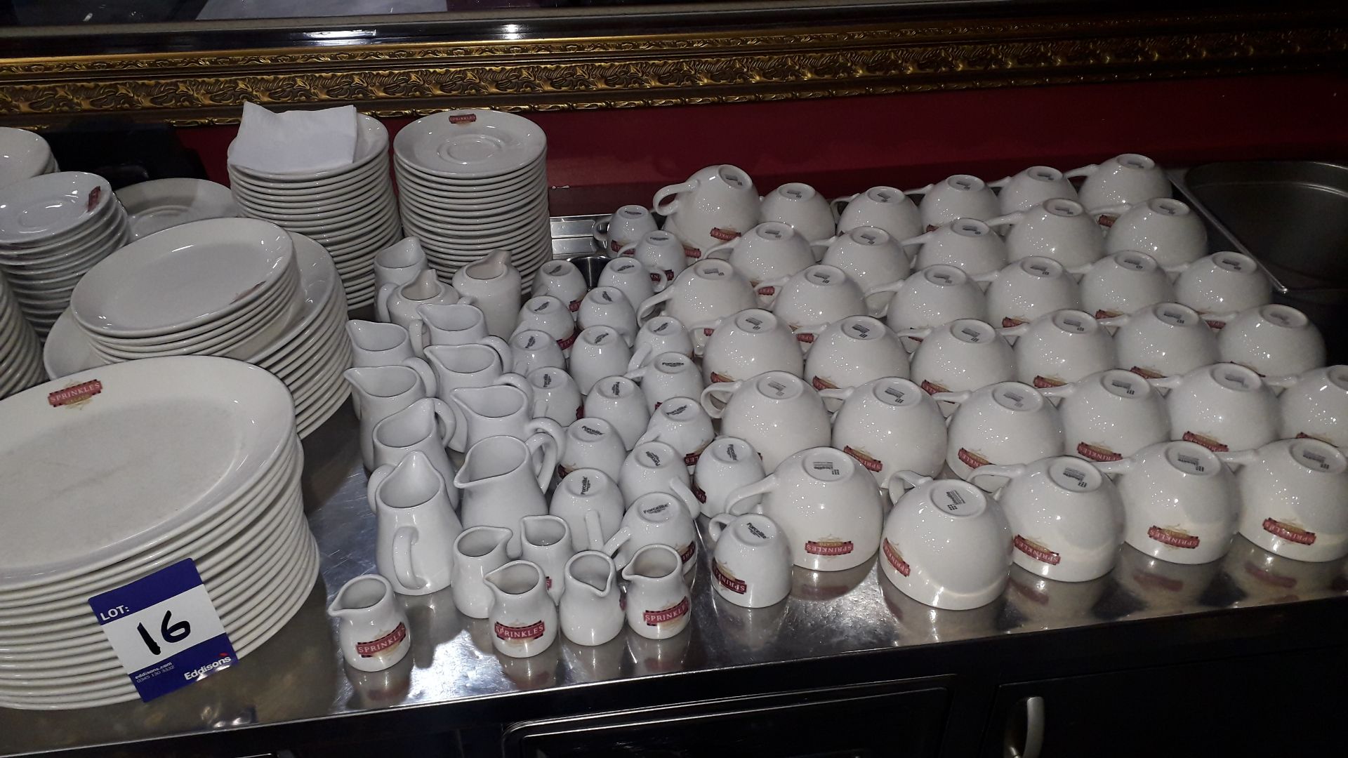 Quantity of Sprinkles branded plates, cake plates, espresso cups, coffee cups, milk jugs - Bild 3 aus 3