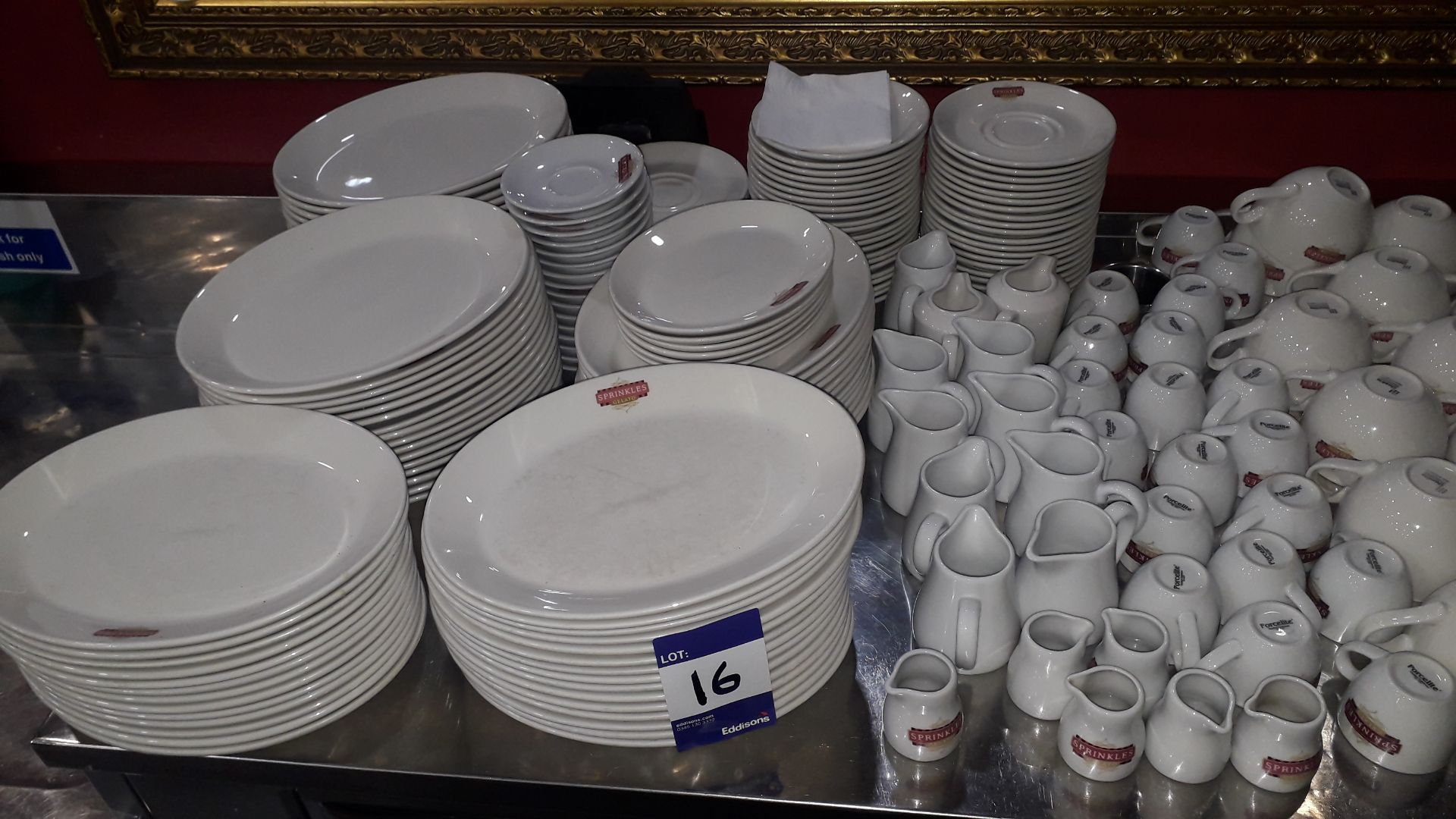 Quantity of Sprinkles branded plates, cake plates, espresso cups, coffee cups, milk jugs - Bild 2 aus 3