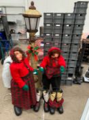 Christmas Carol Singing Decorations with Street Light