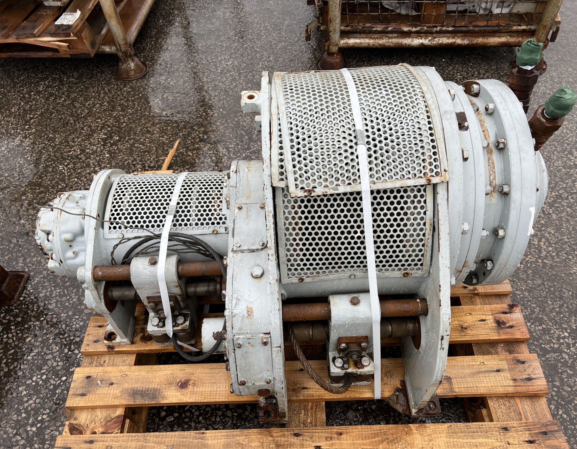 Hydraulic Winches - Image 2 of 5