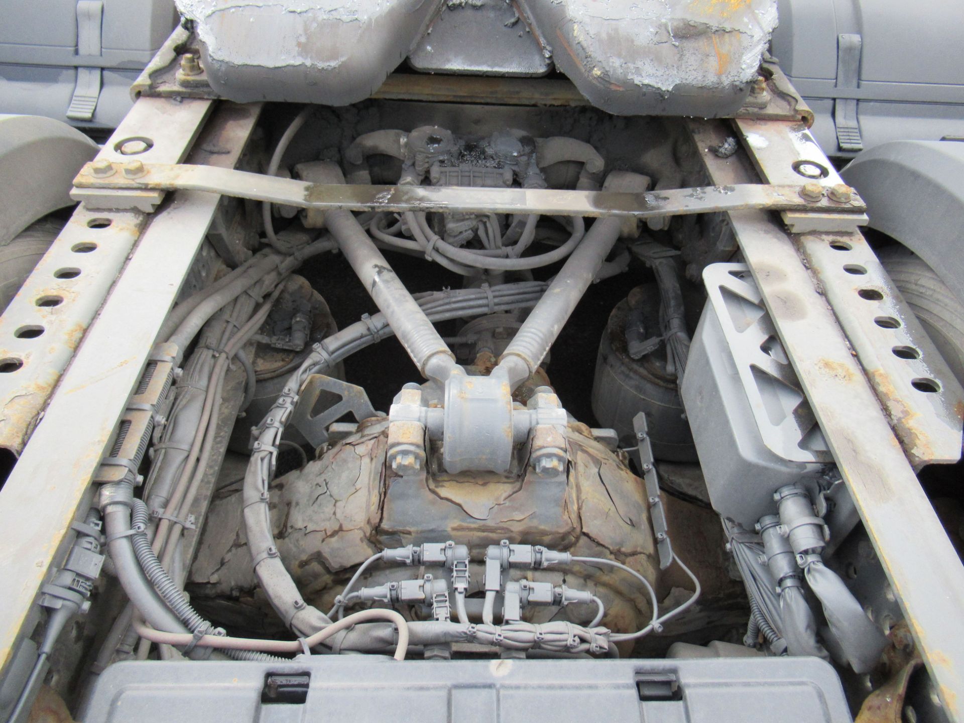 A Mercedes 2545 6x2 Mid Lift Tractor Unit. Reg YB14 UHL. - Image 13 of 37