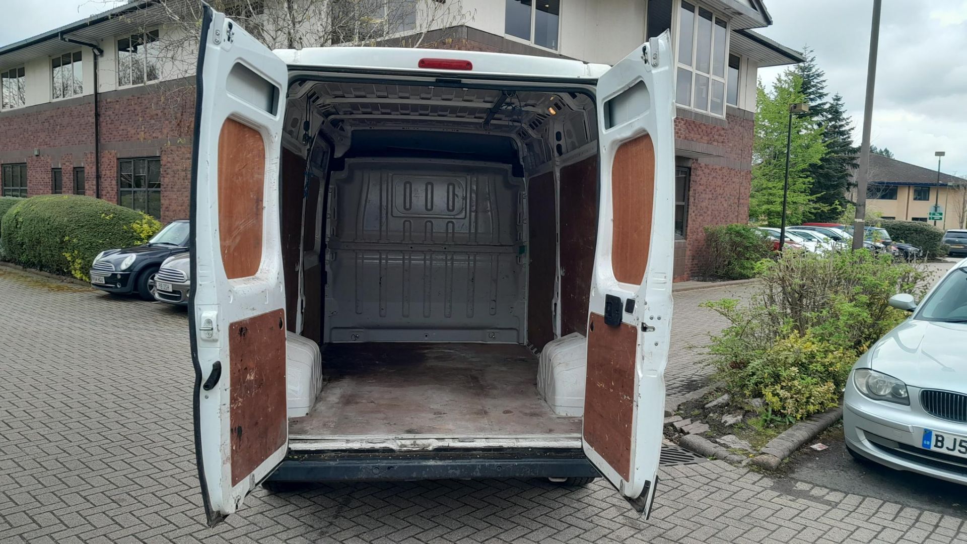 Citroen Relay SWB Van (Registration Number LB21 UPW) – 78.029 miles recorded. Good condition - Image 6 of 9