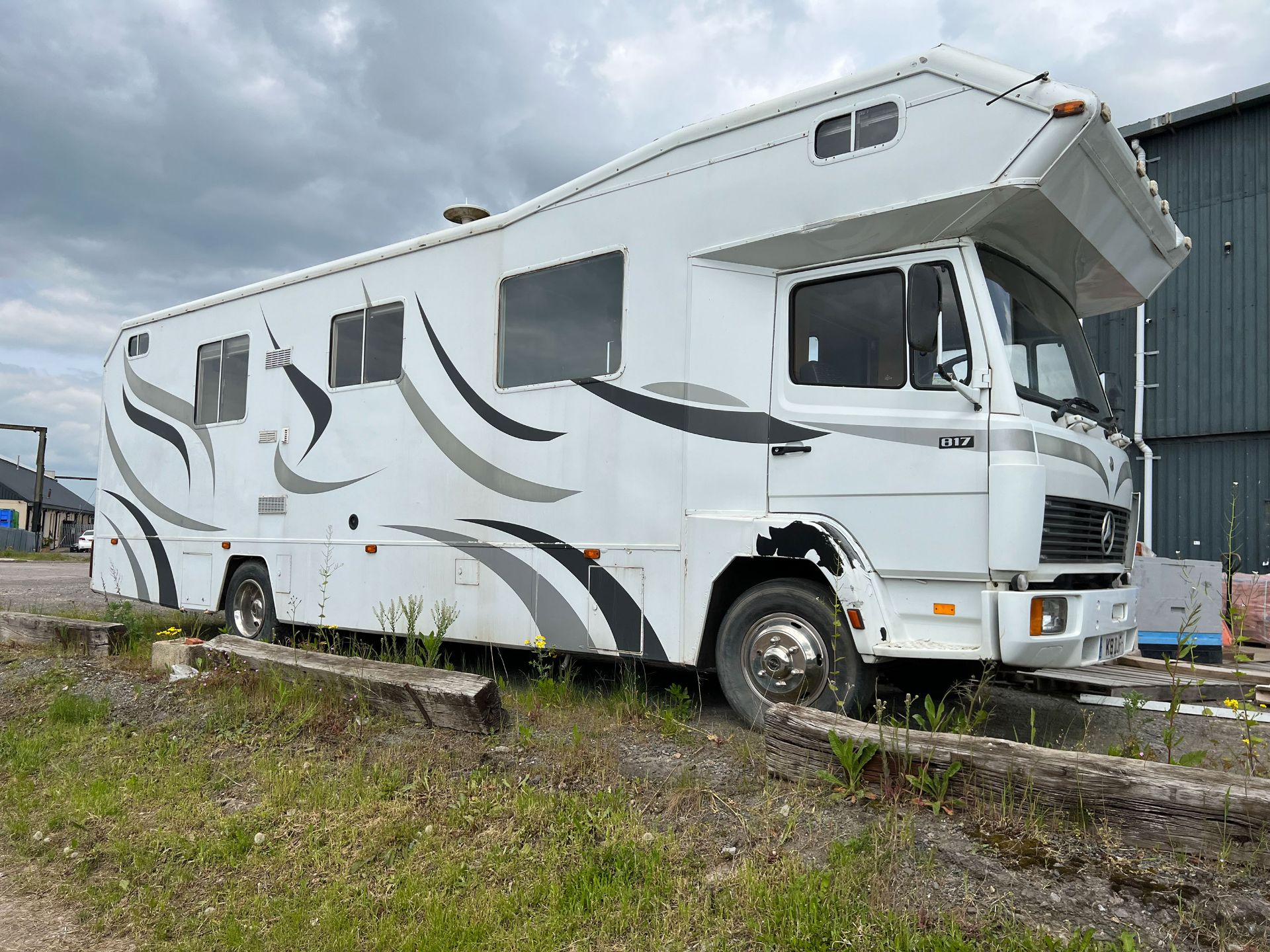 Mercedes Benz 817 Race Camper - Image 2 of 14