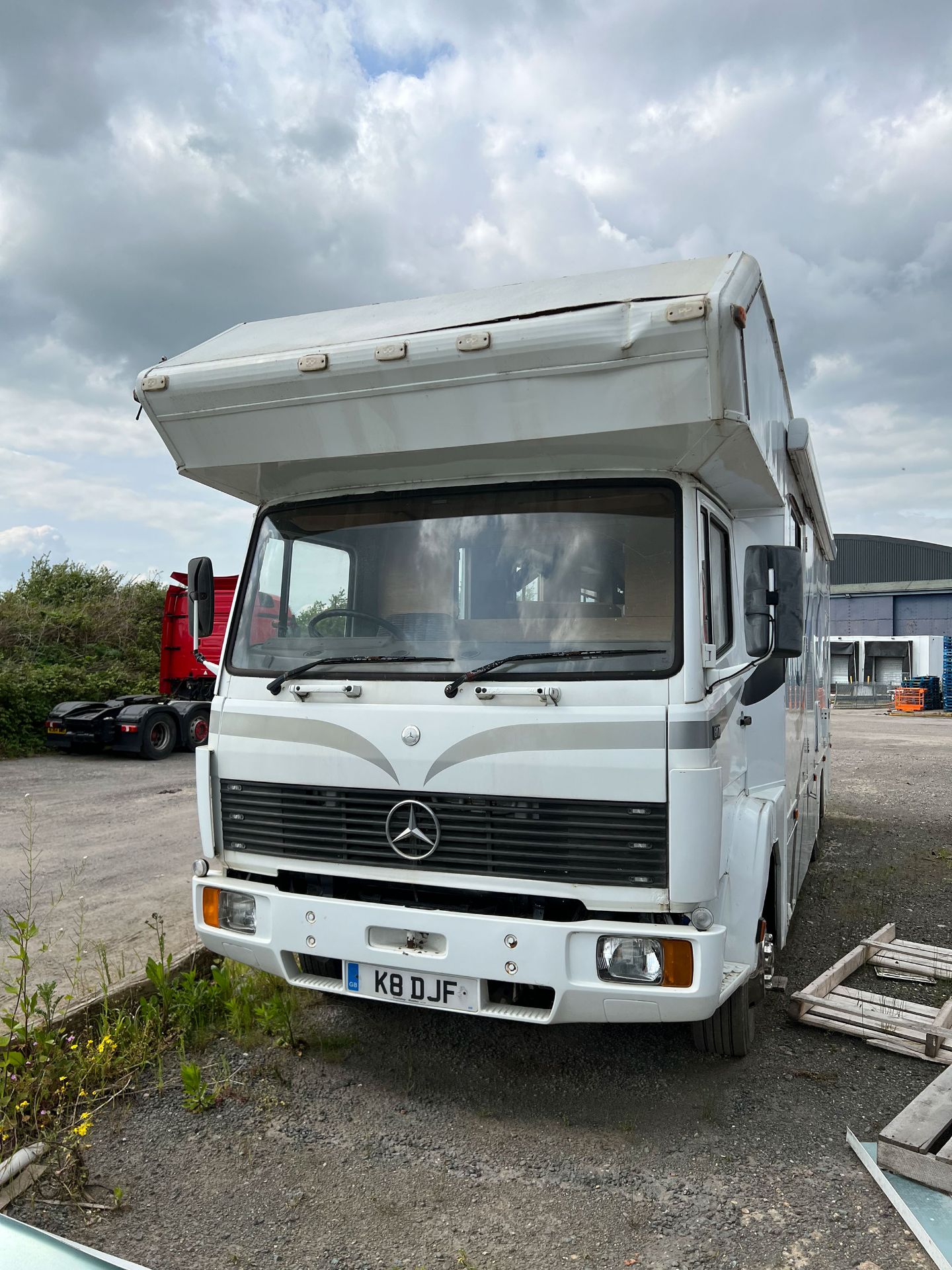 Mercedes Benz 817 Race Camper - Image 3 of 14