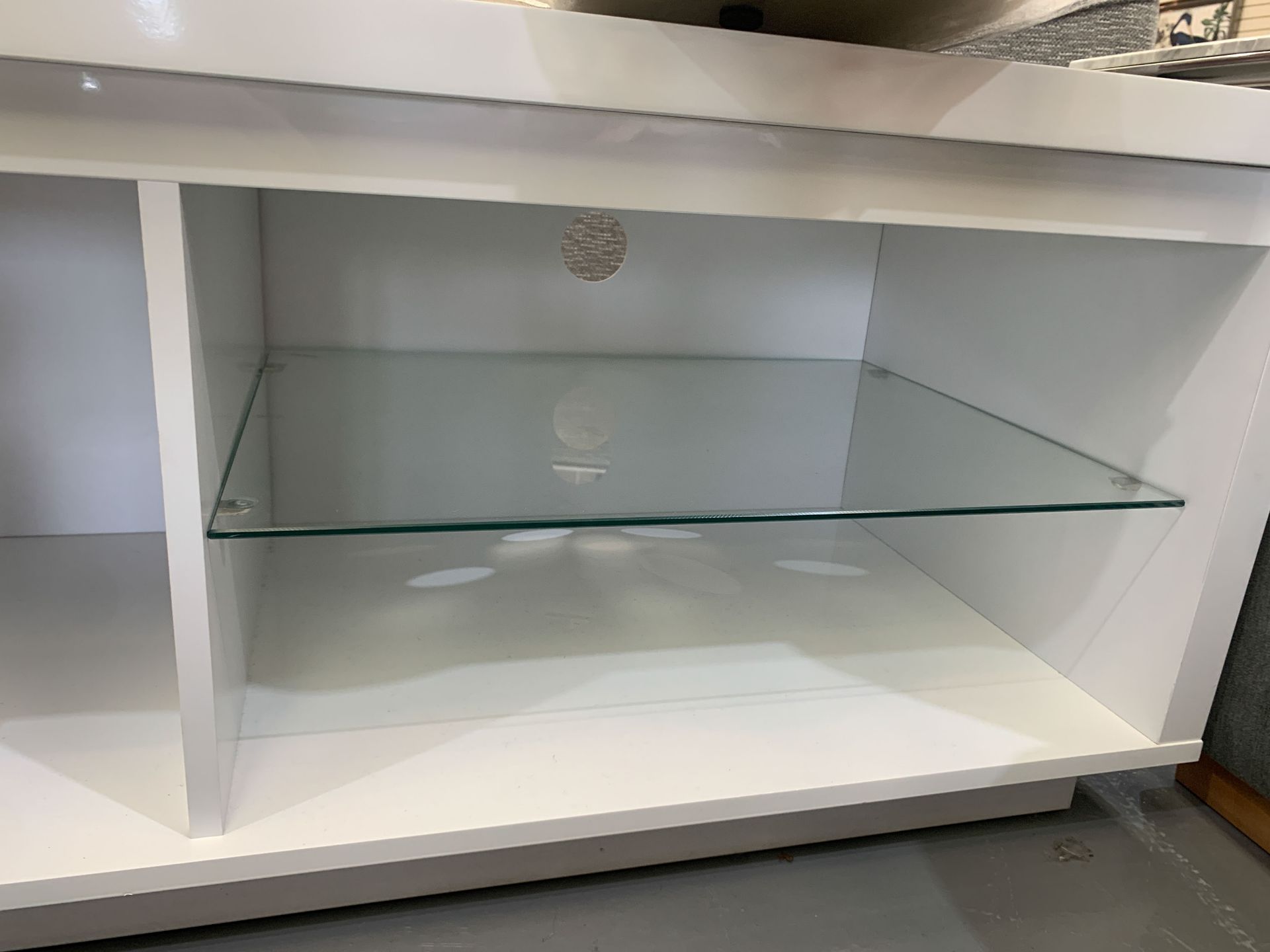 White Gloss TV Cabinet - Image 3 of 3