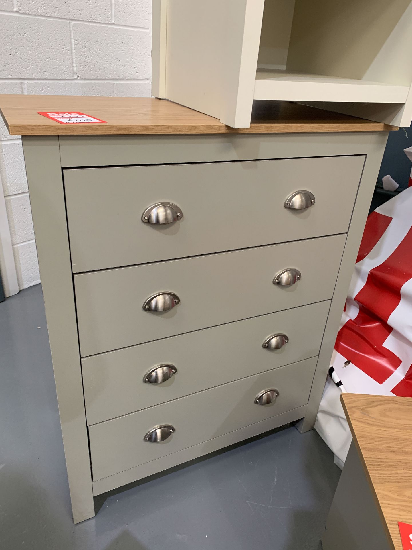 3x Bedside Tables and a Chest of Drawers - Image 5 of 5