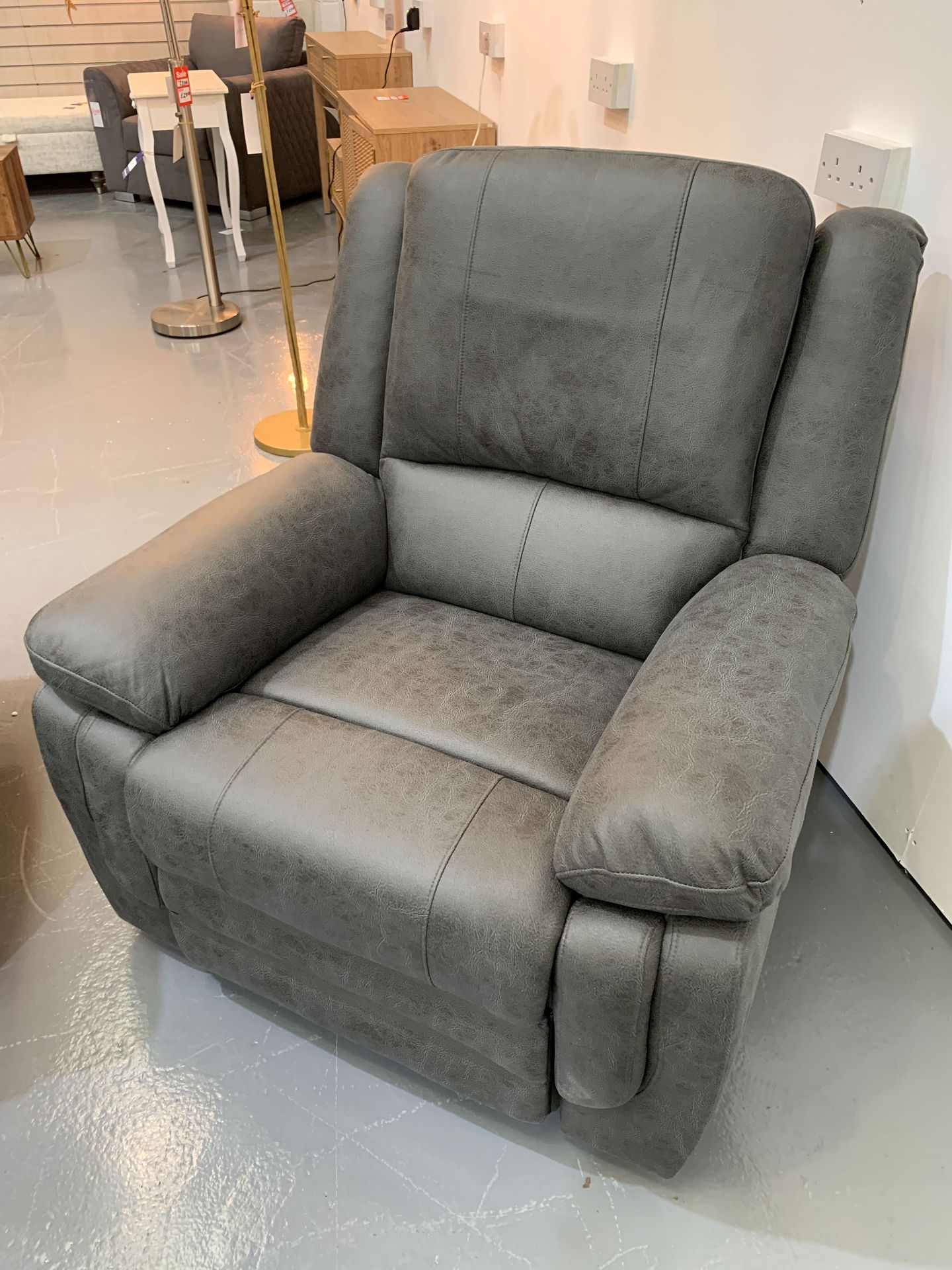 Two-Piece Suite Recliner Sofa and Recliner Armchair in Distressed Leather Effect Upholstery - Image 5 of 7