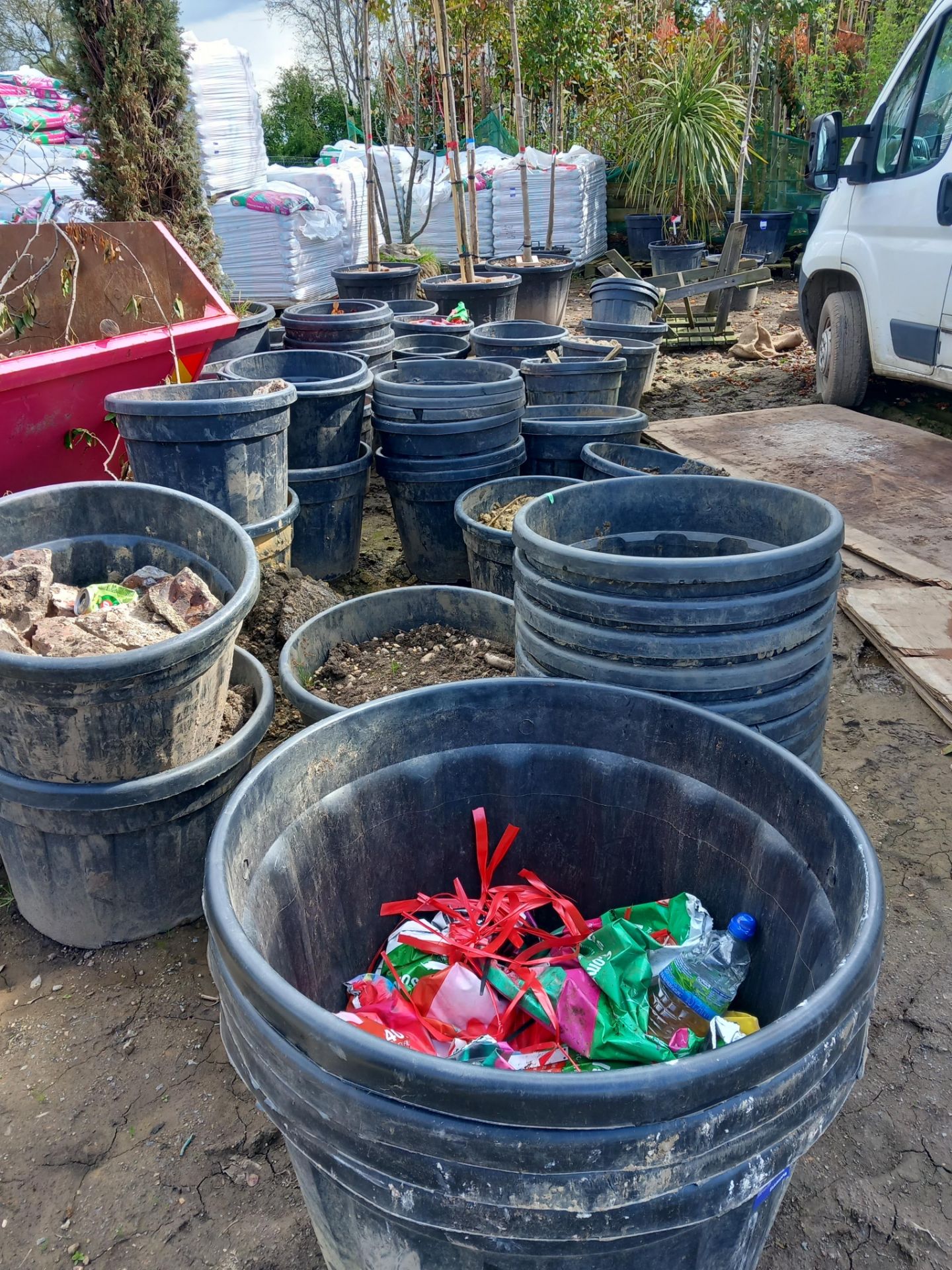 Large quantity of used plant pots, various sizes ( - Image 4 of 5