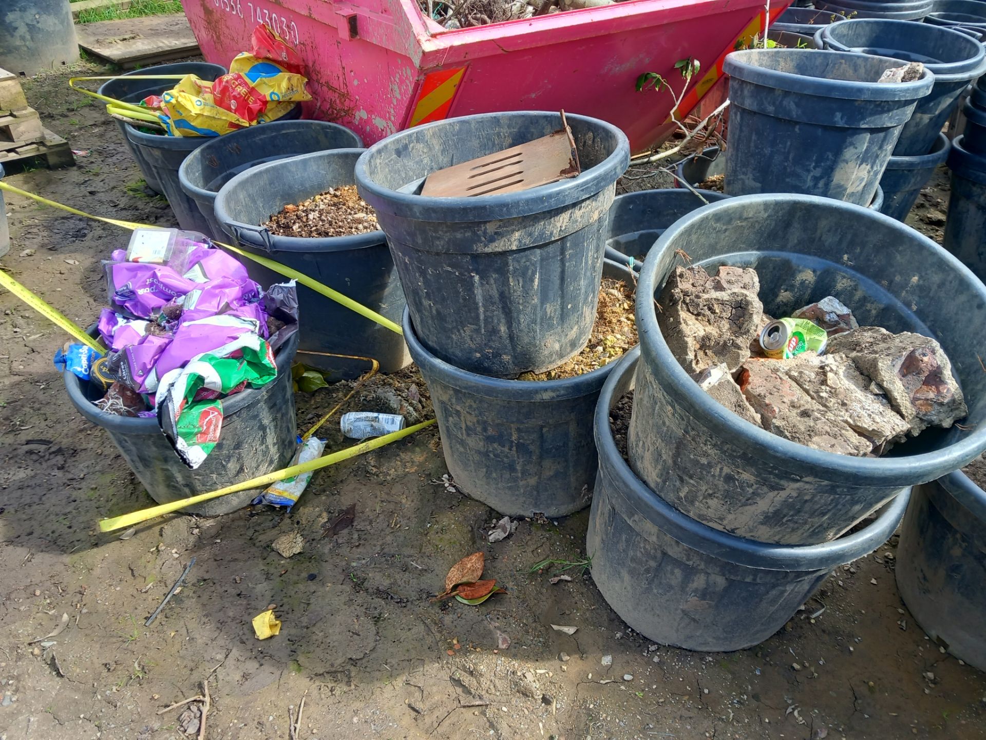 Large quantity of used plant pots, various sizes ( - Image 3 of 5