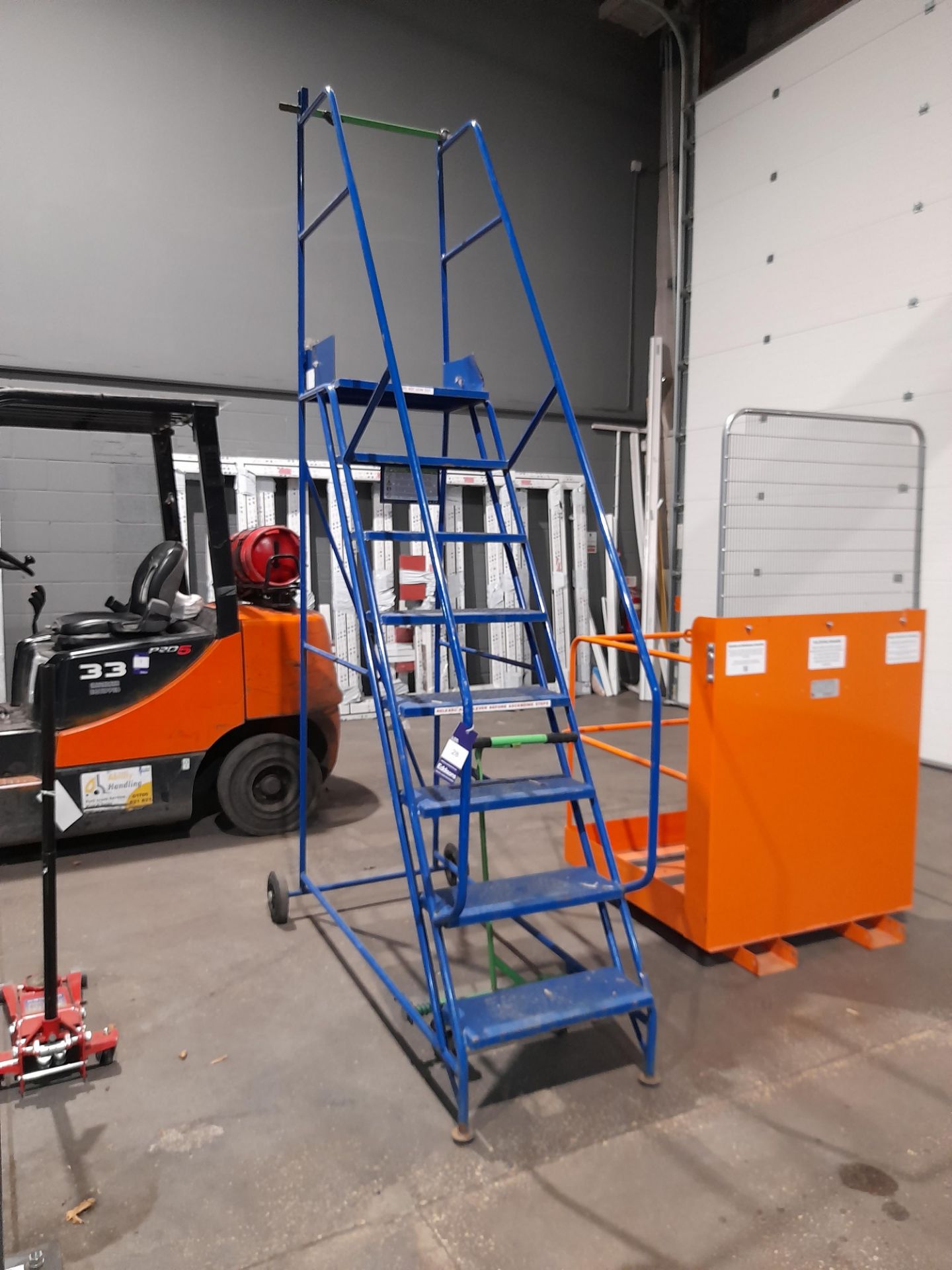 8-Tred mobile warehouse ladders