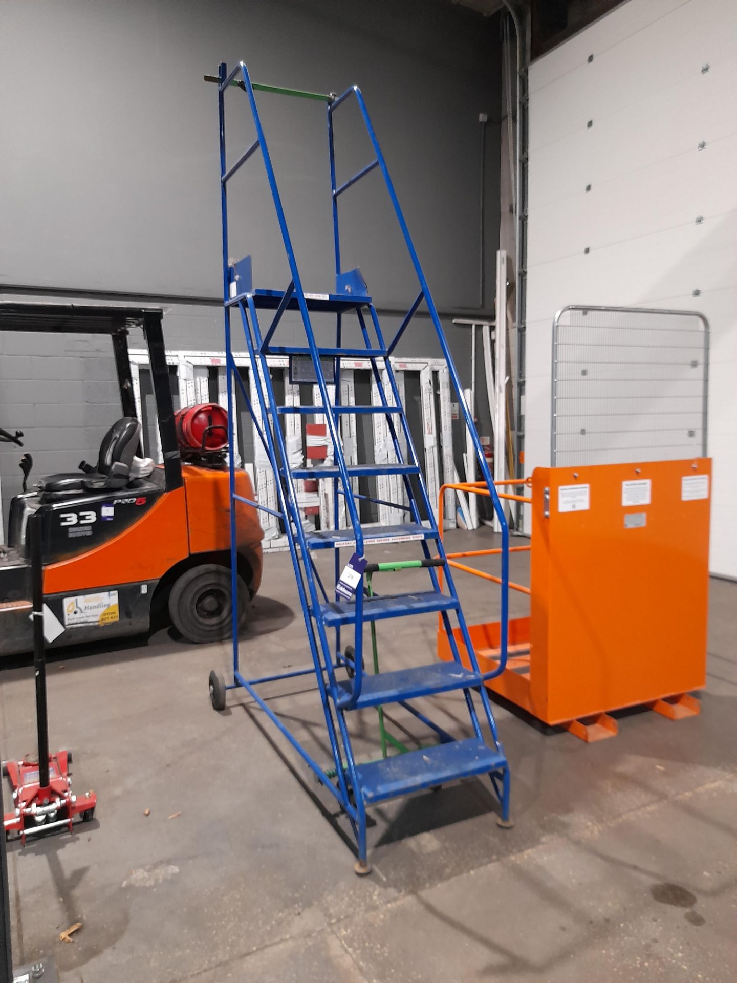 8-Tred mobile warehouse ladders - Image 2 of 3