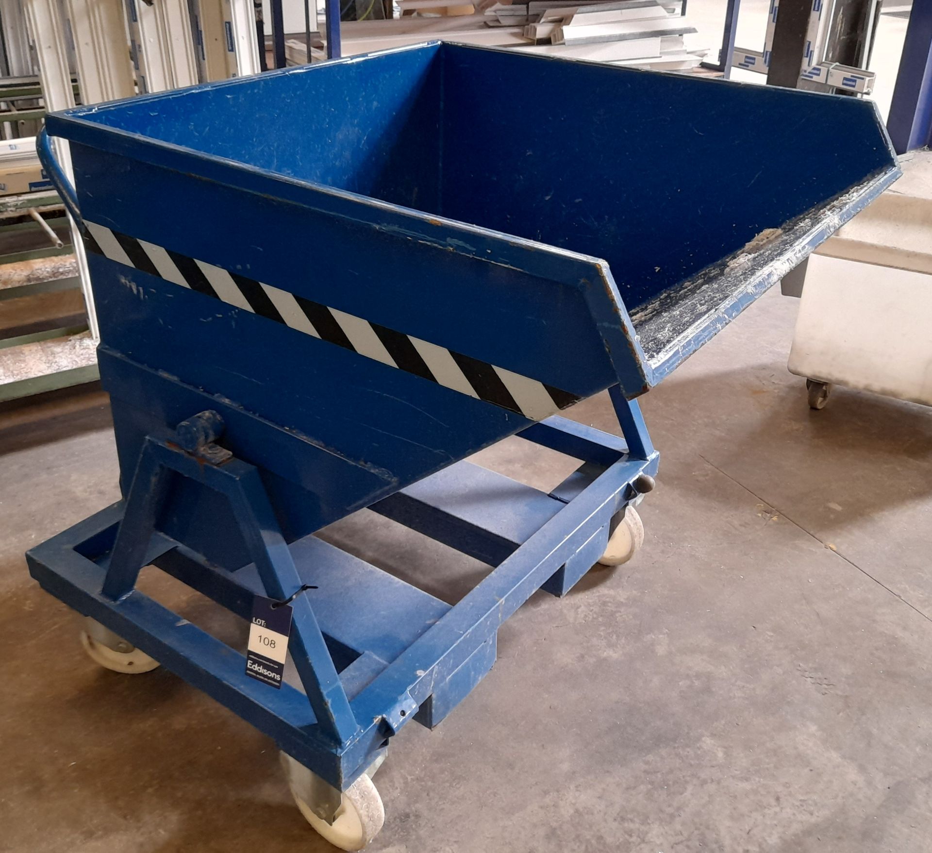 LT0450B mobile tipper skip with fork truck mounting, capacity 1000KG, Year 2020