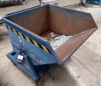 Mobile tipper skip with fork truck mounting (App. 1000 x 950 x 600 deep)