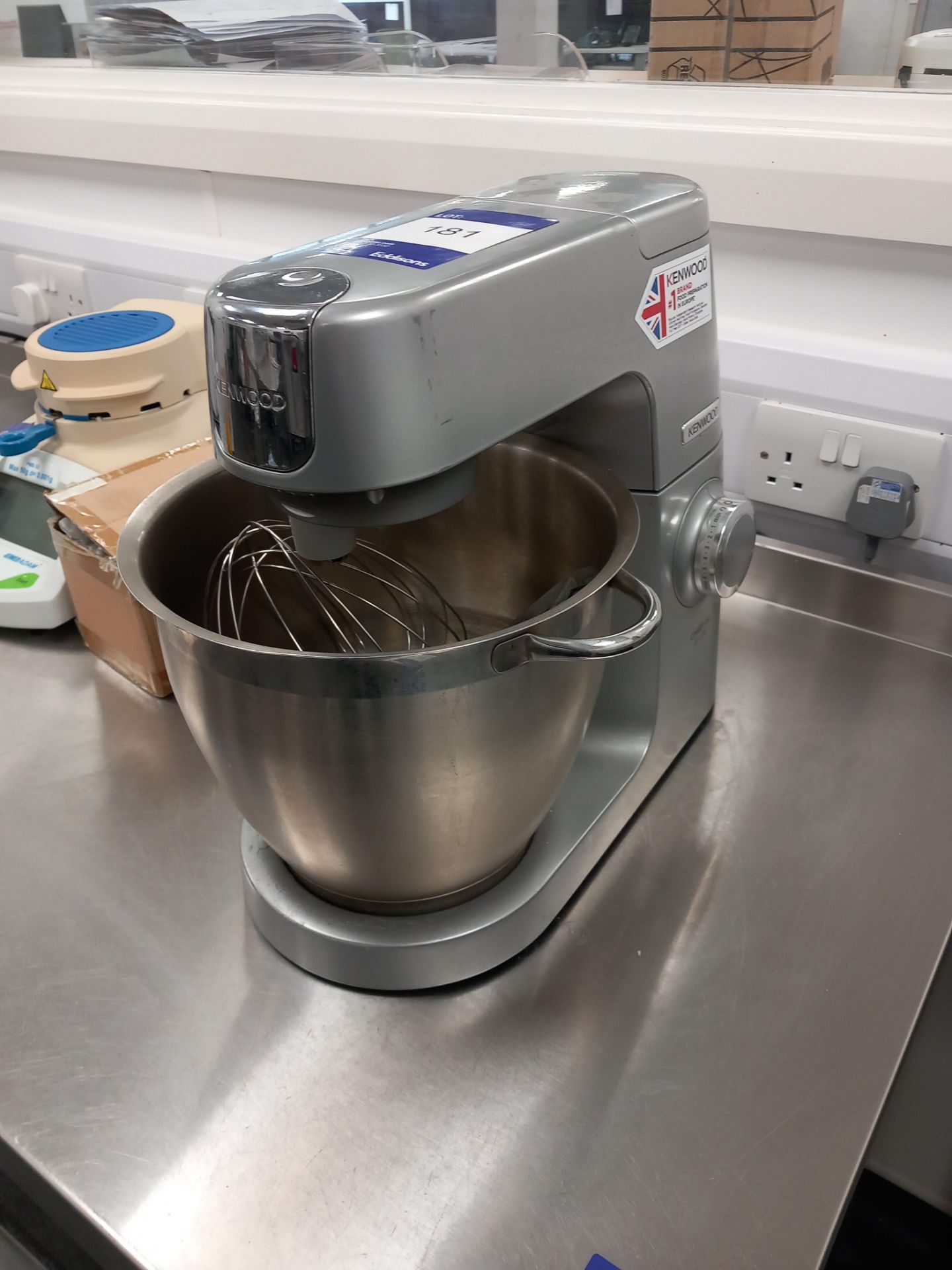 Kenwood Chef XL Elite mixer with blade & whisk