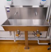 Sypsal Stainless Steel double knee operated hand wash sink (1050 x 400) – Disconnection by qualified
