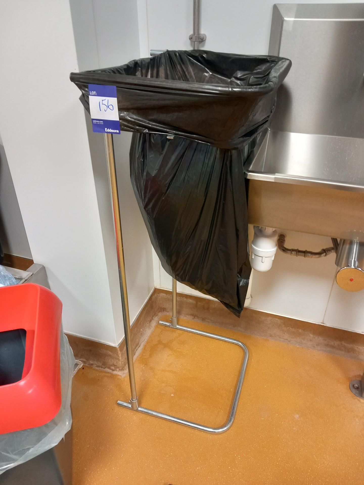 Mobile plastic bin with bin liner frame - Image 2 of 2