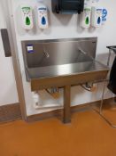 Syspal Stainless Steel Knee Operated Twin Hand Wash Station (1040 x 400) – Disconnection by