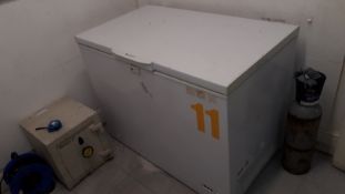 Hotpoint RCNAA 250P.1 CH01M 251Ltr Chest Freezer Serial Number 309120151 1120x700 - Located on 1st