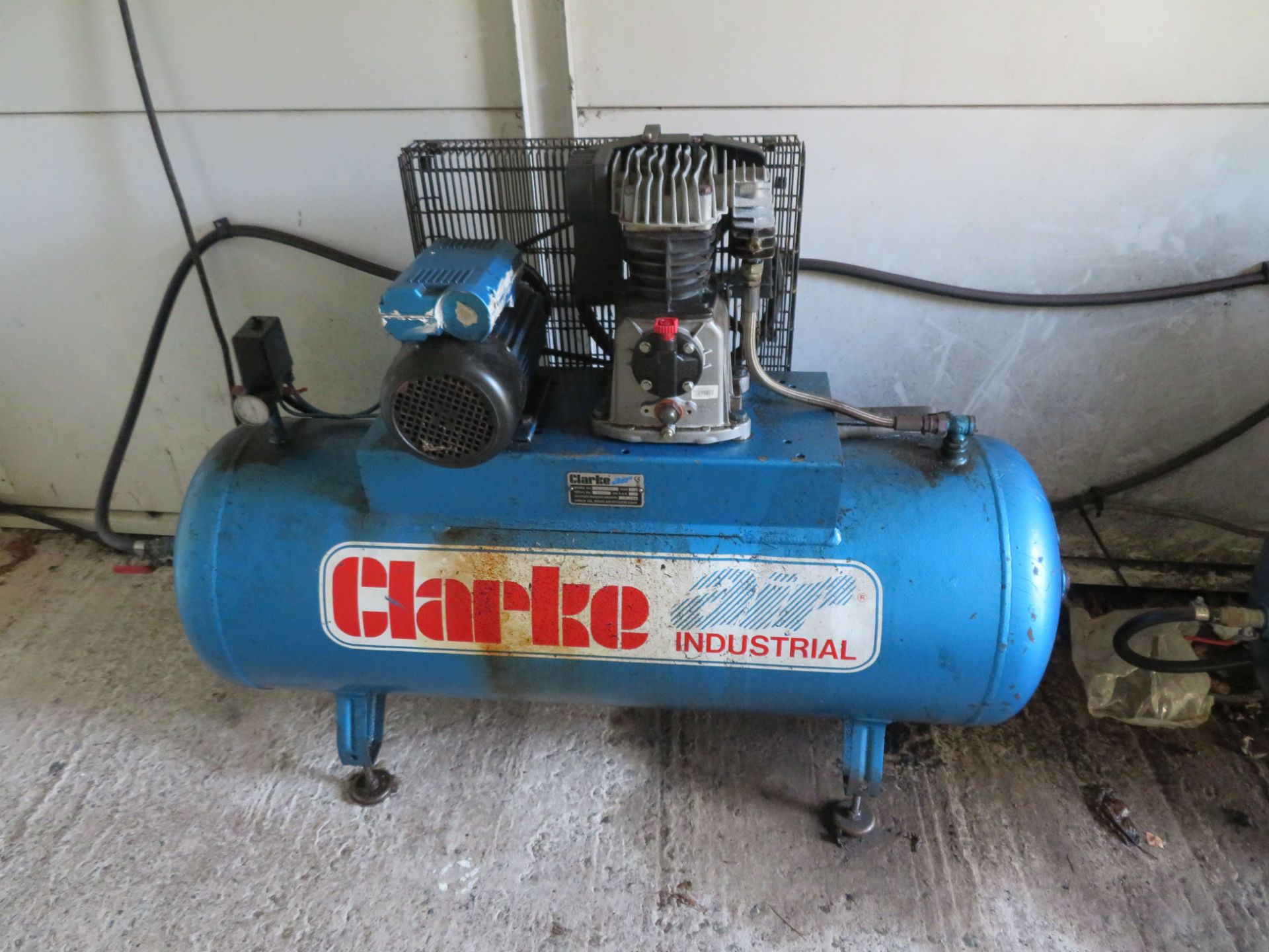 2x Clarke Air Receiver Mounted Compressors - Image 4 of 5