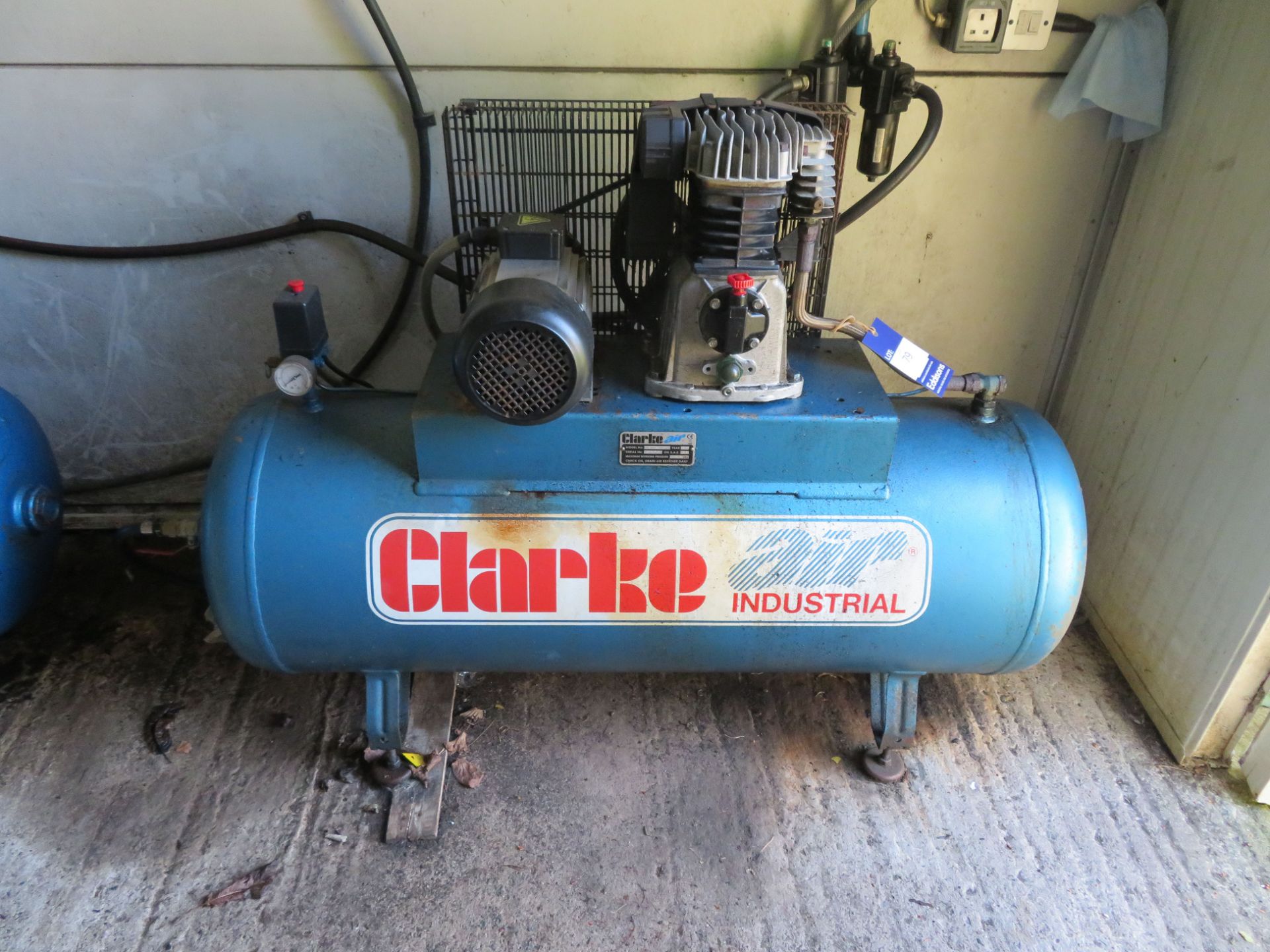 2x Clarke Air Receiver Mounted Compressors - Image 2 of 5