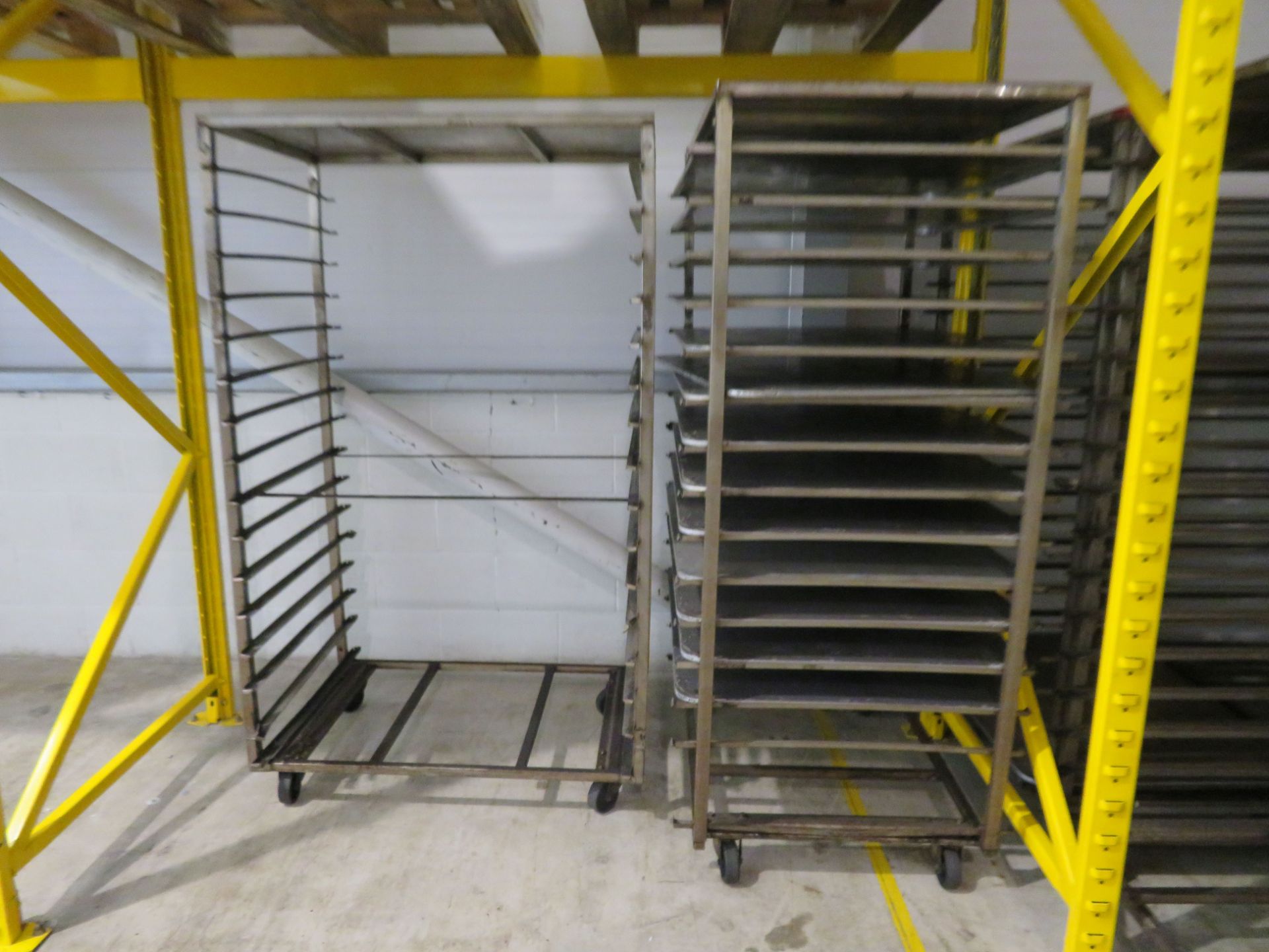 11x Baker's Racks 1000x 800 x 1800mm high & assorted trays - Image 2 of 3