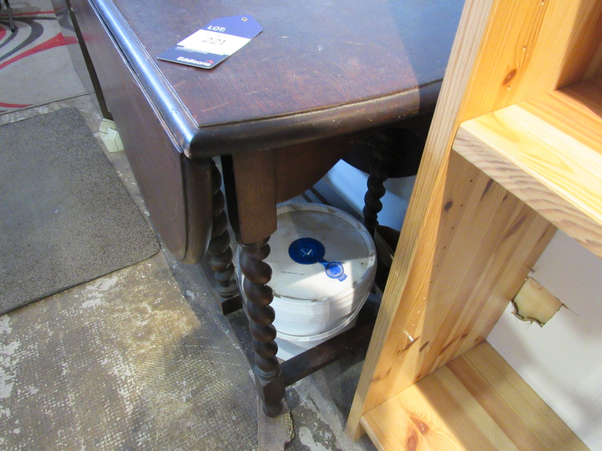 Oak Gateleg table - Image 3 of 3