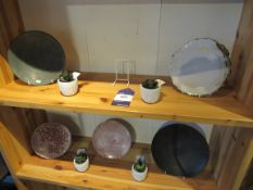 Quantity of pottery to display stand